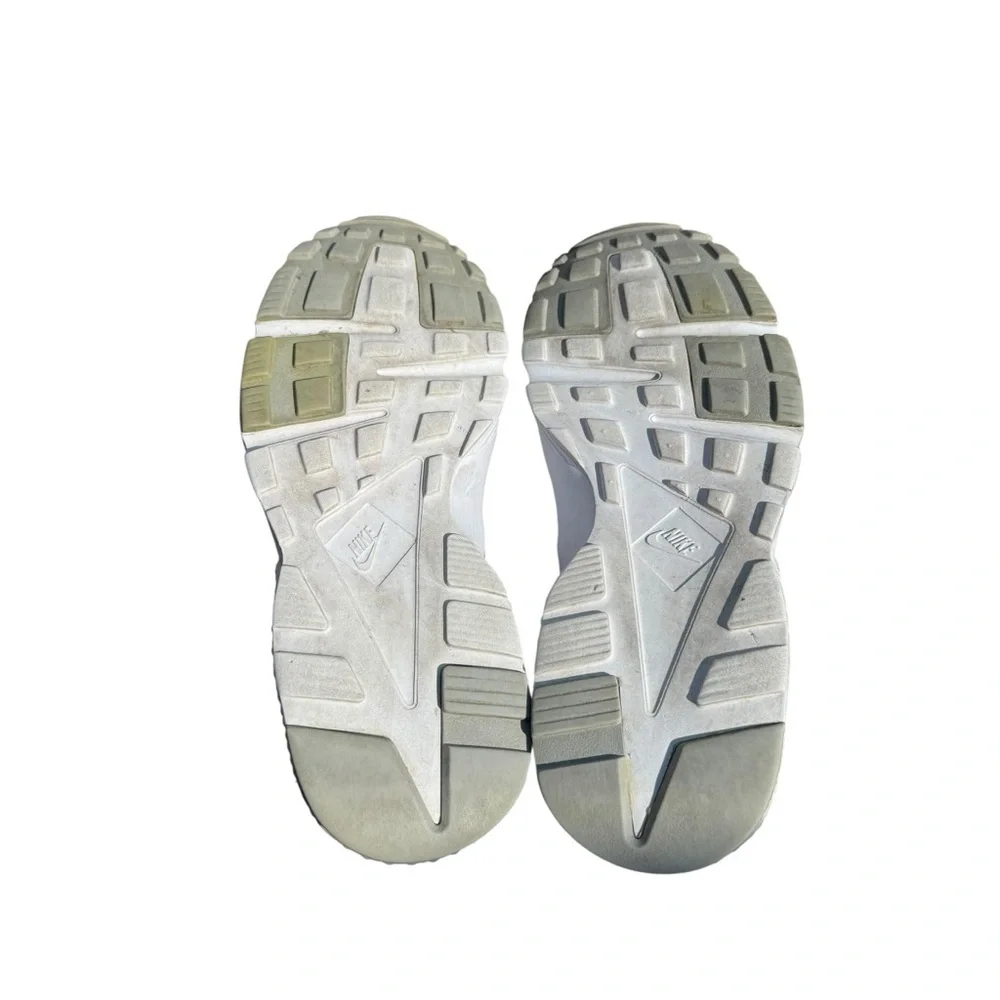 Nike Air Huarache Sneakers Size 7Y